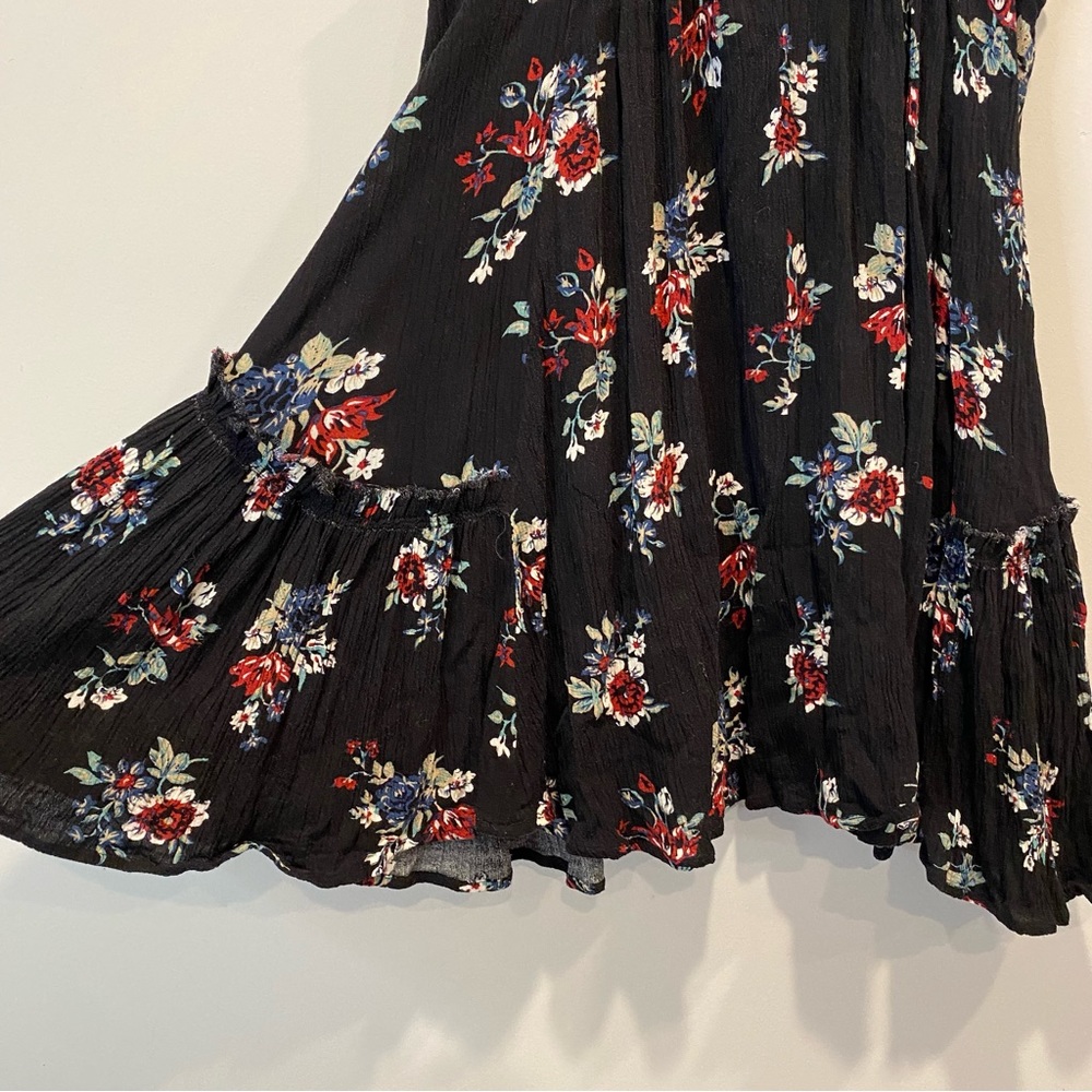 American Threads Low Cut Flowy Floral Dress - Size Small - Picture 3 of 16